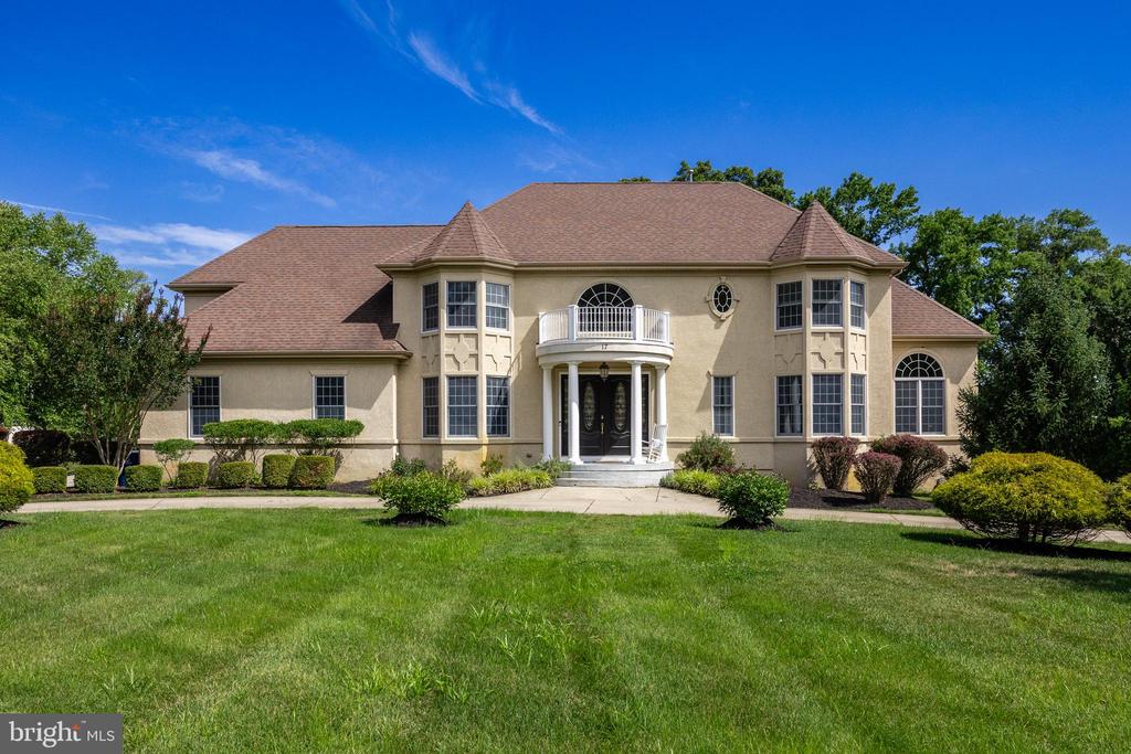 17 S Elmwood Rd