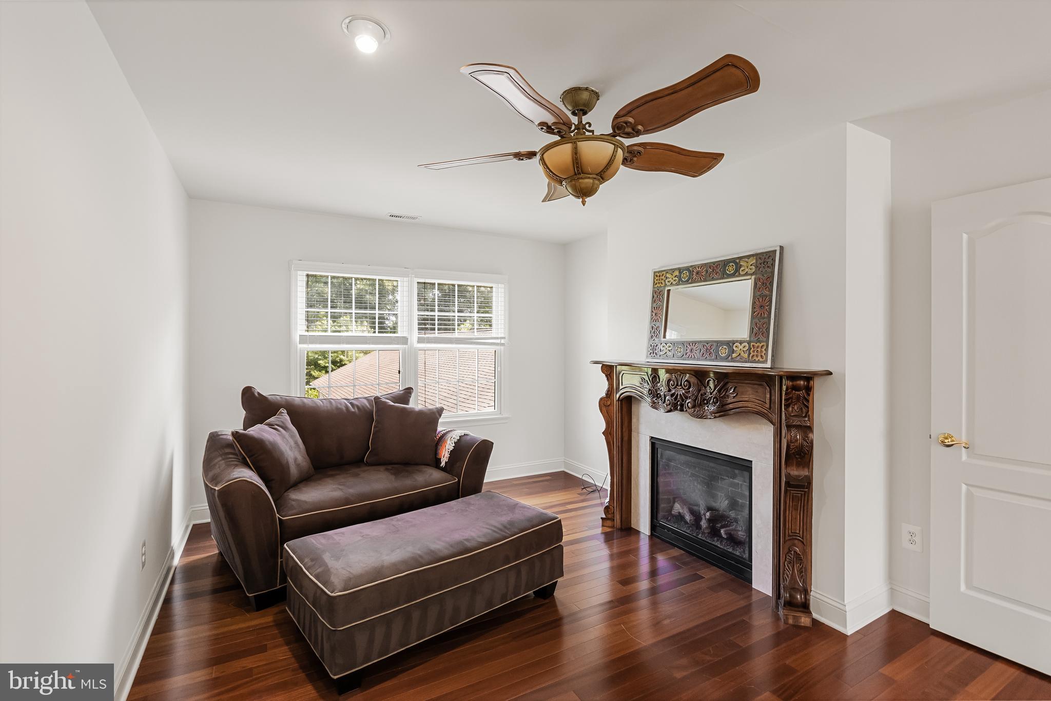 17 S Elmwood Rd
