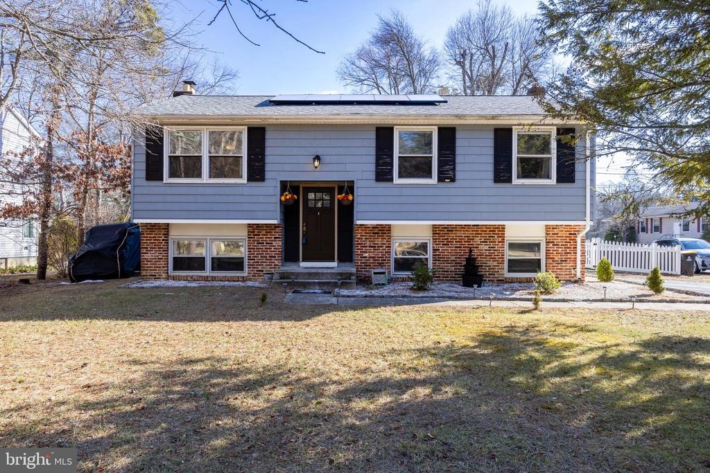 2 Pine Blvd