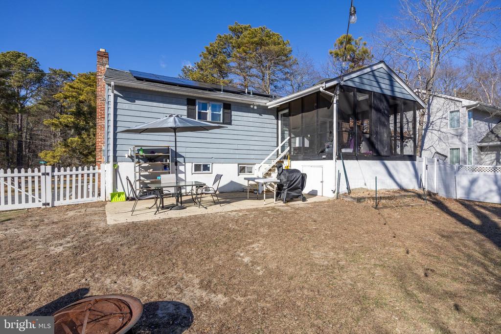 2 Pine Blvd