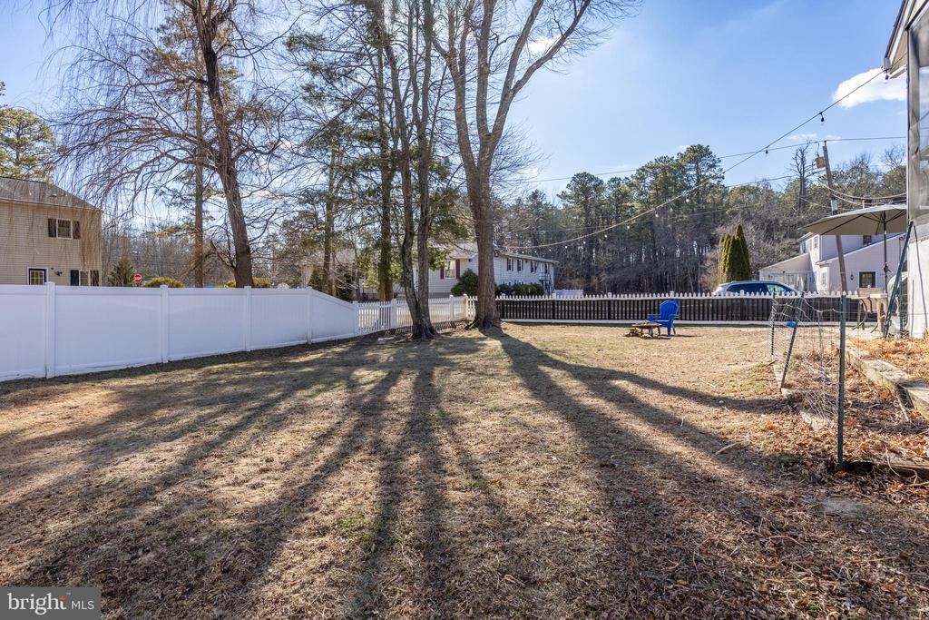 2 Pine Blvd