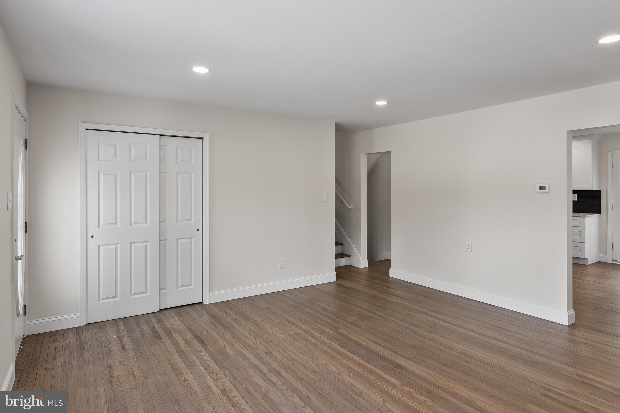 10 Evergreen Ln