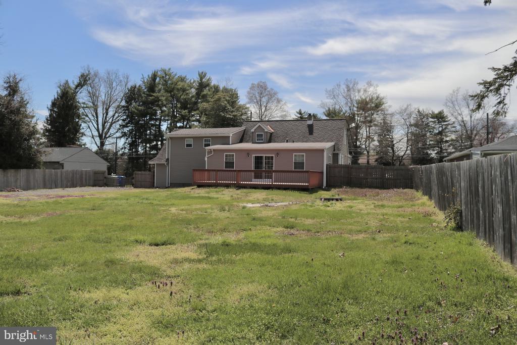 102 E MAIN ST