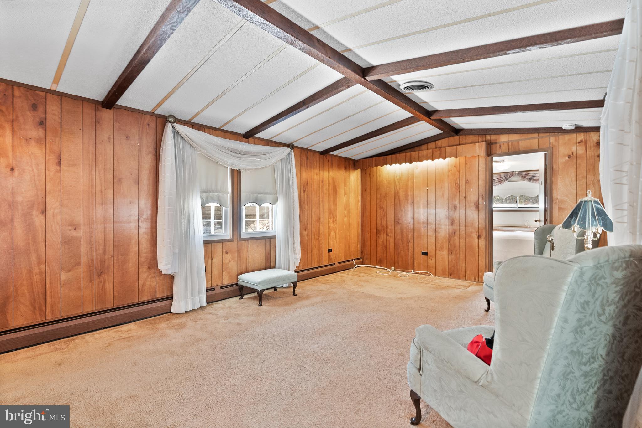 76 Holly Ct
