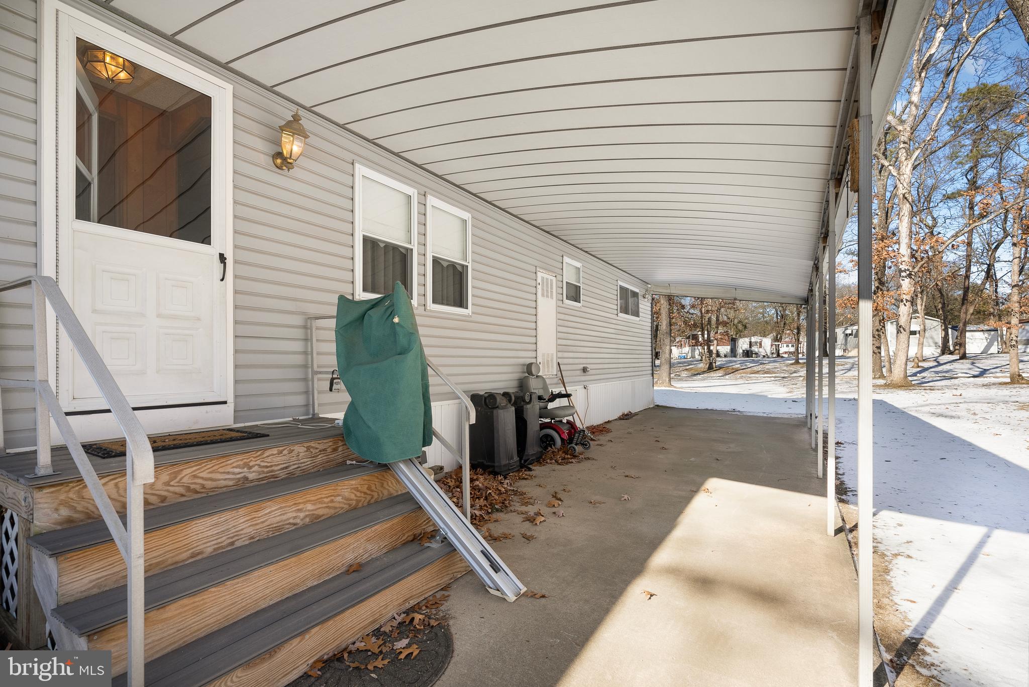 76 Holly Ct