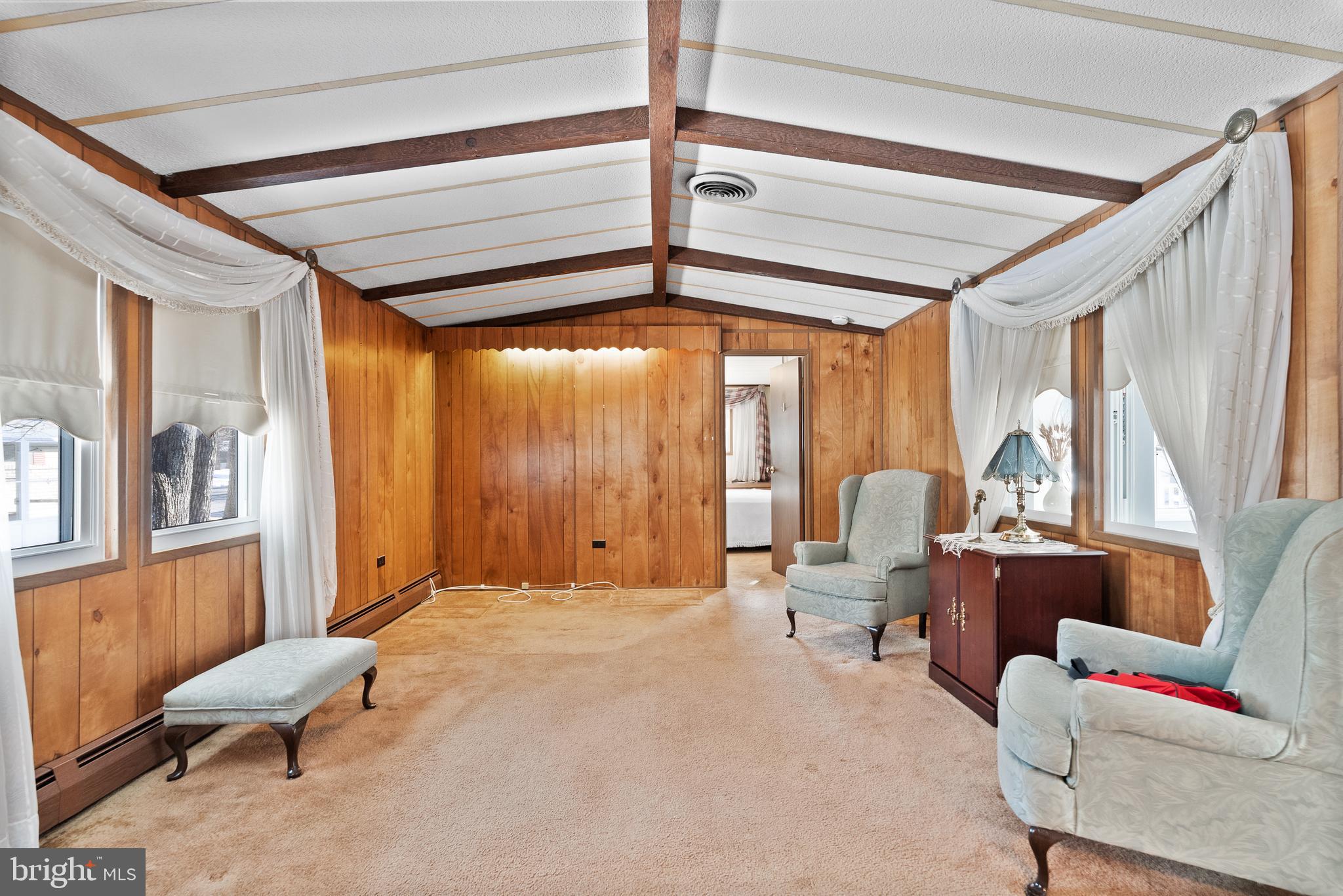 76 Holly Ct
