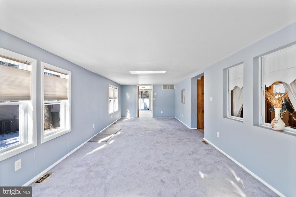 76 Holly Ct