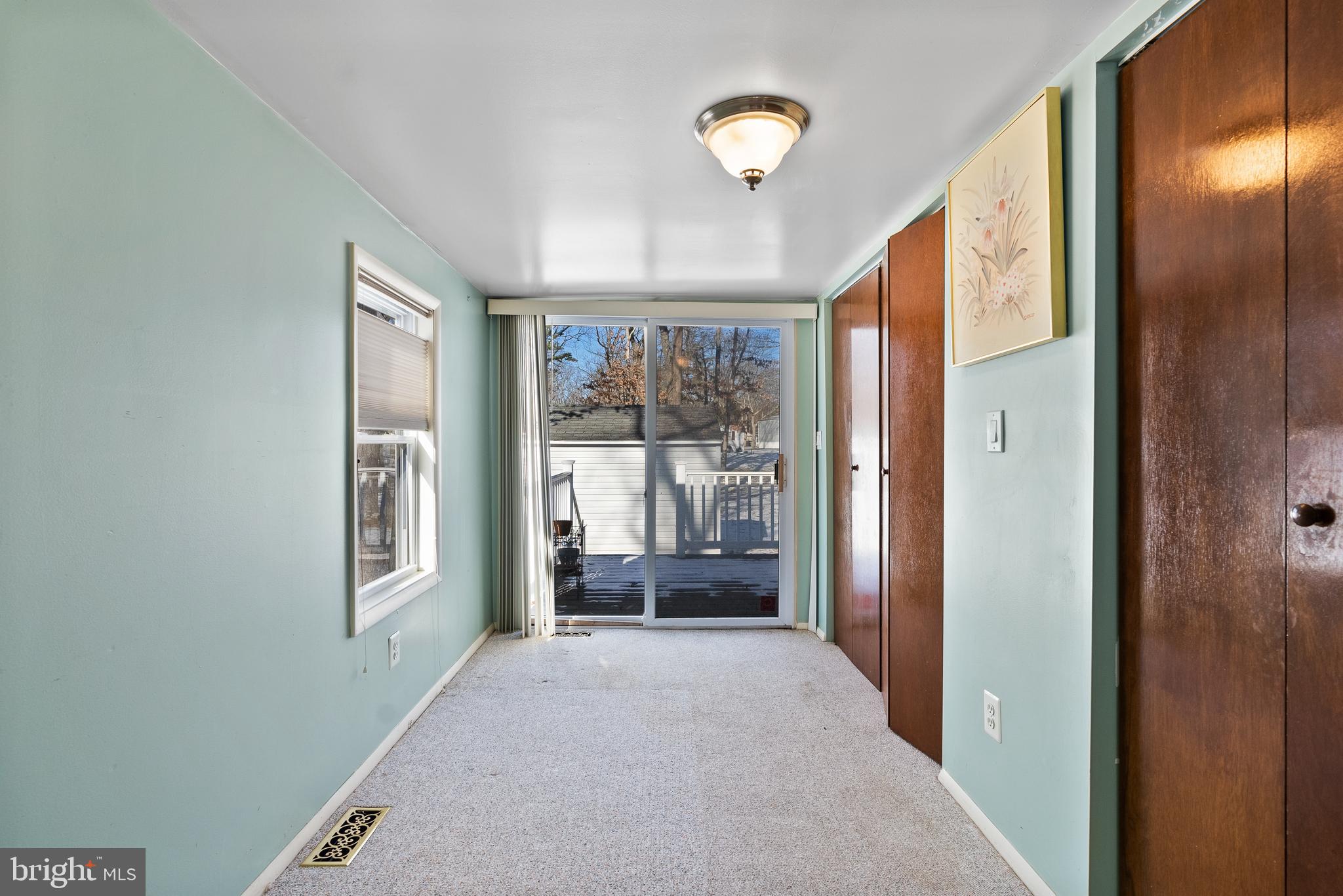 76 Holly Ct