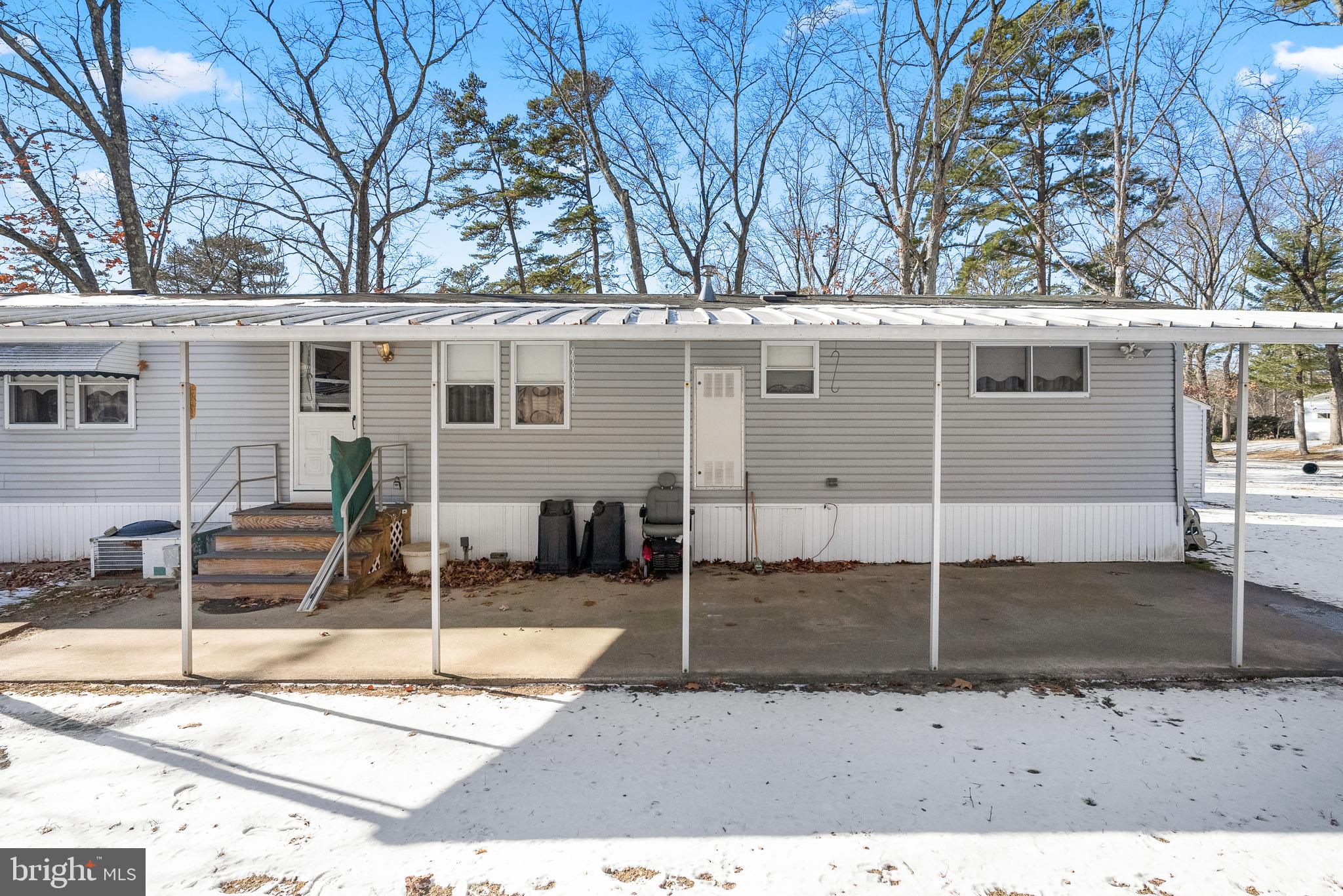 76 Holly Ct