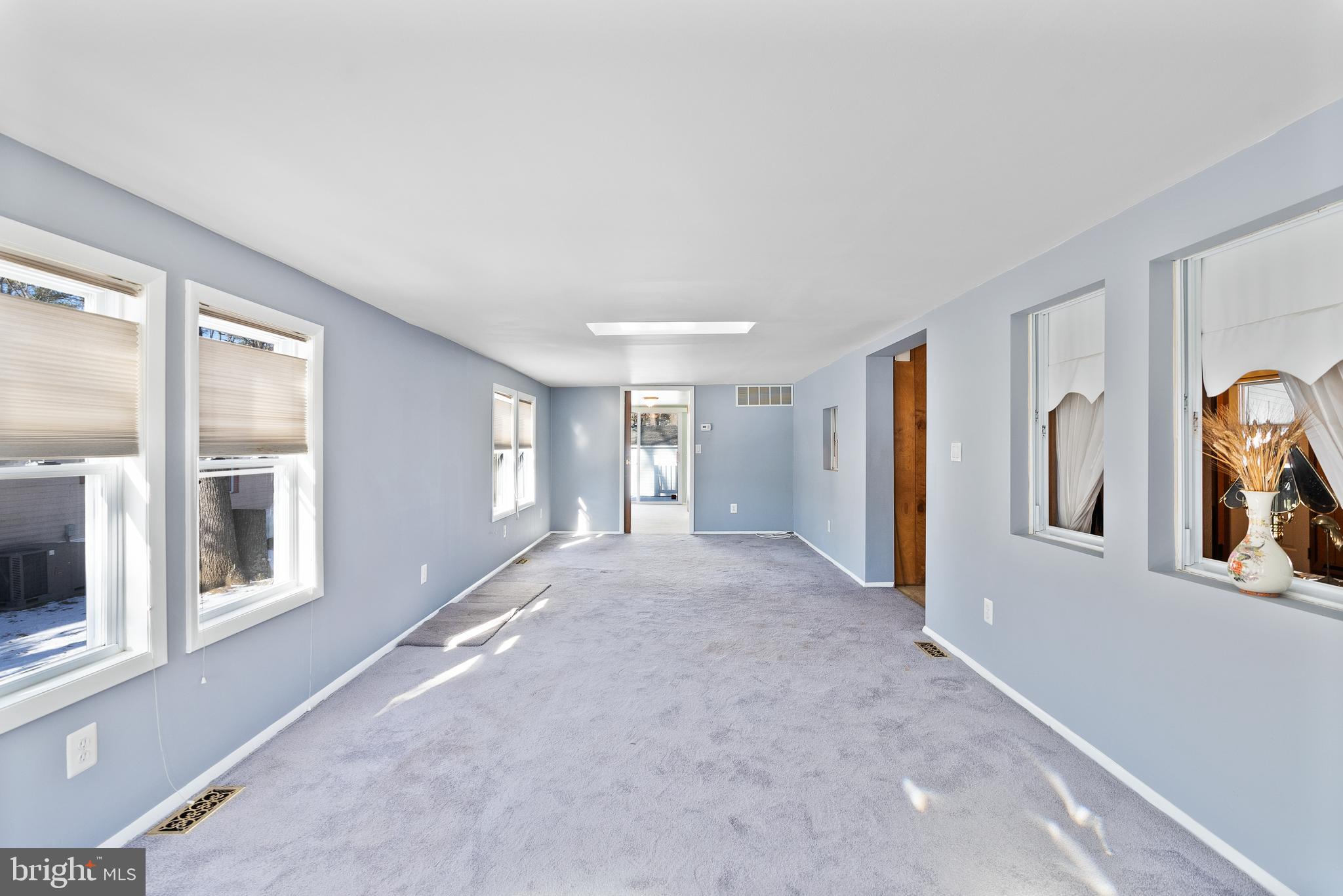 76 Holly Ct