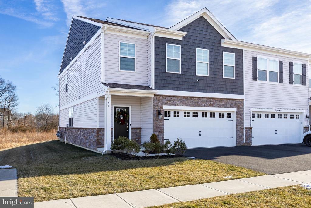 21 Morley Blvd