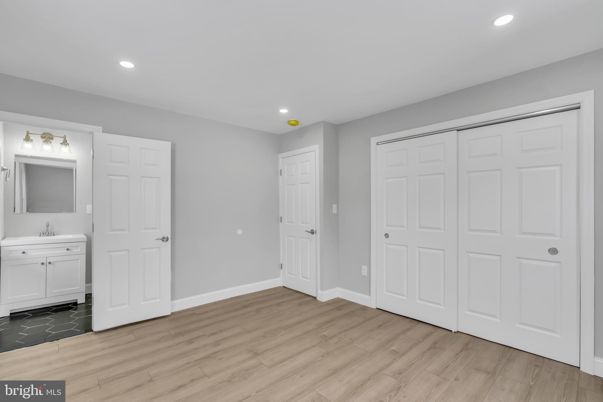 56 BARRINGTON LANE