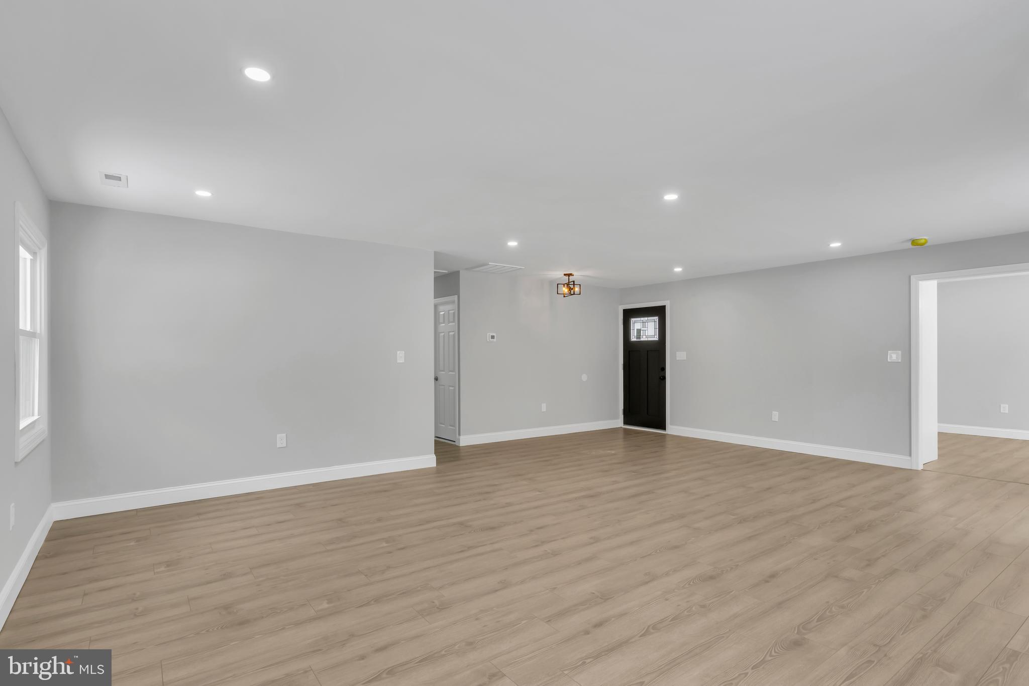 56 BARRINGTON LANE