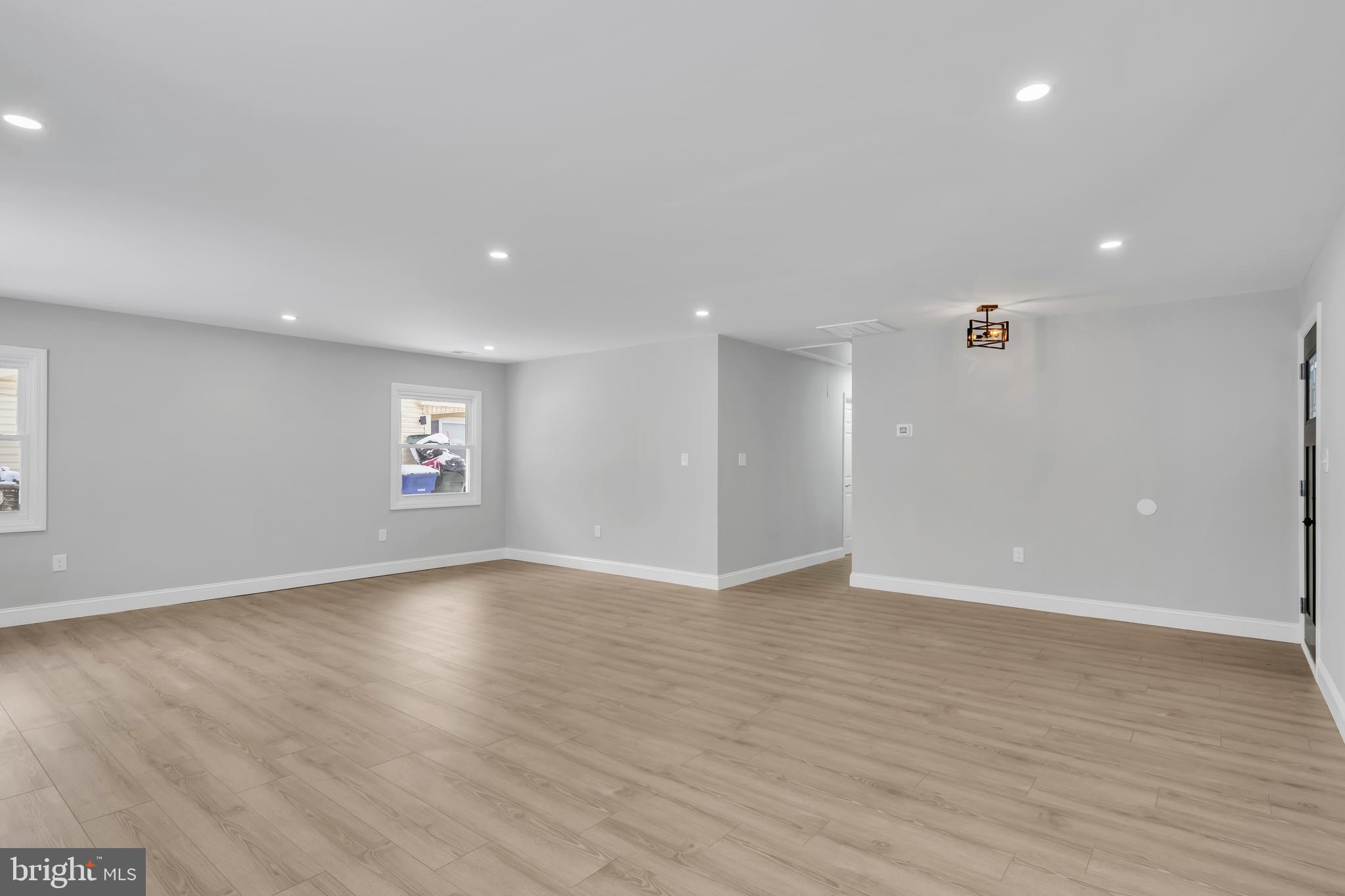 56 BARRINGTON LANE