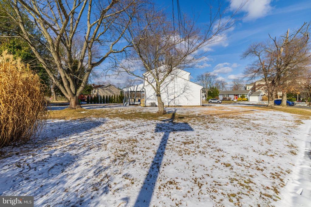 43 OAK AVENUE