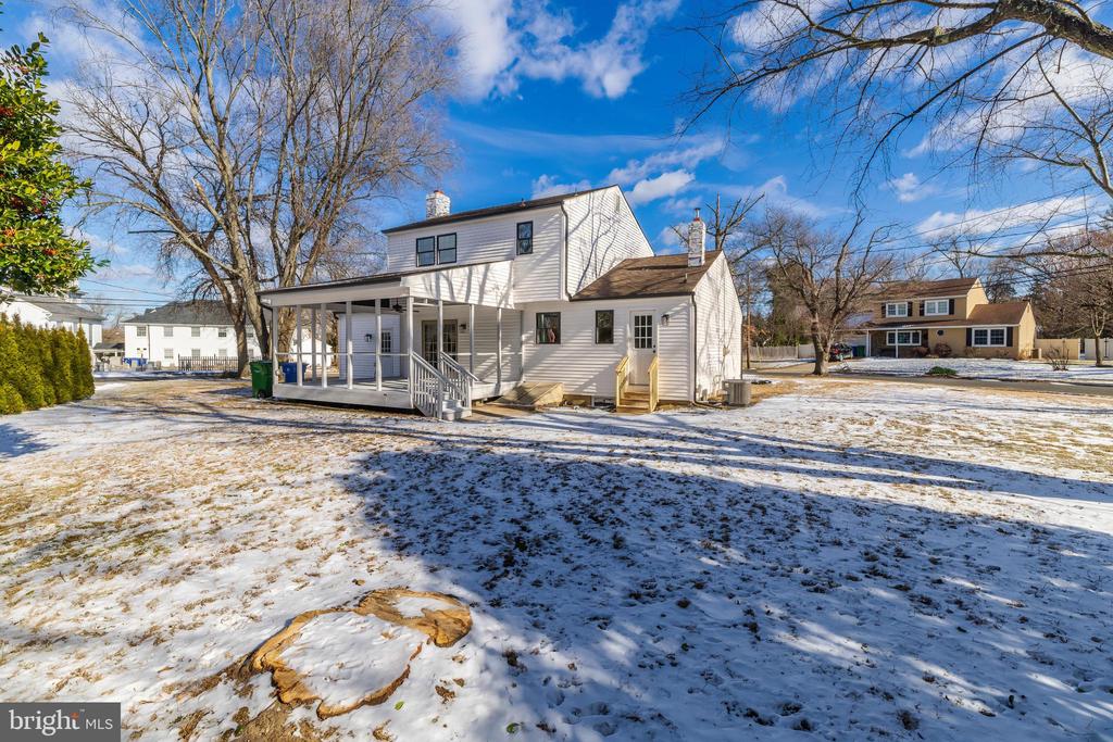 43 OAK AVENUE