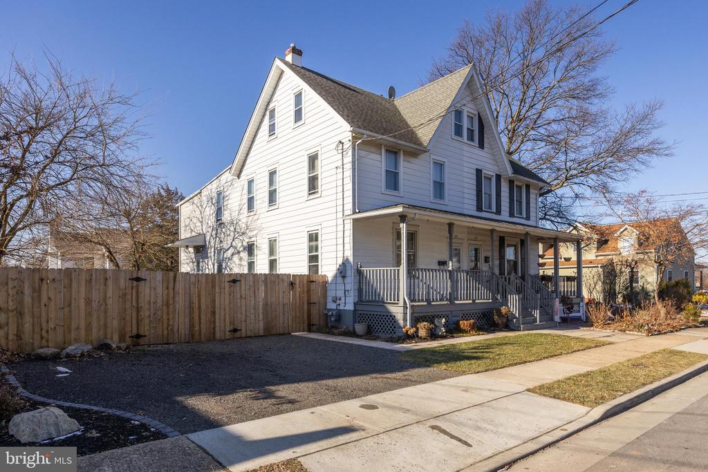 104 Main St