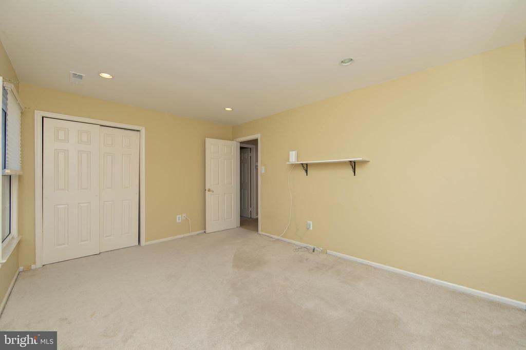 23 FULTON DRIVE