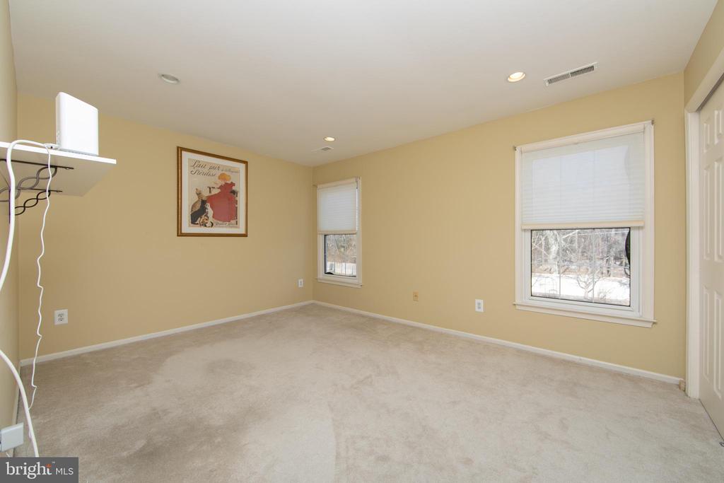 23 FULTON DRIVE