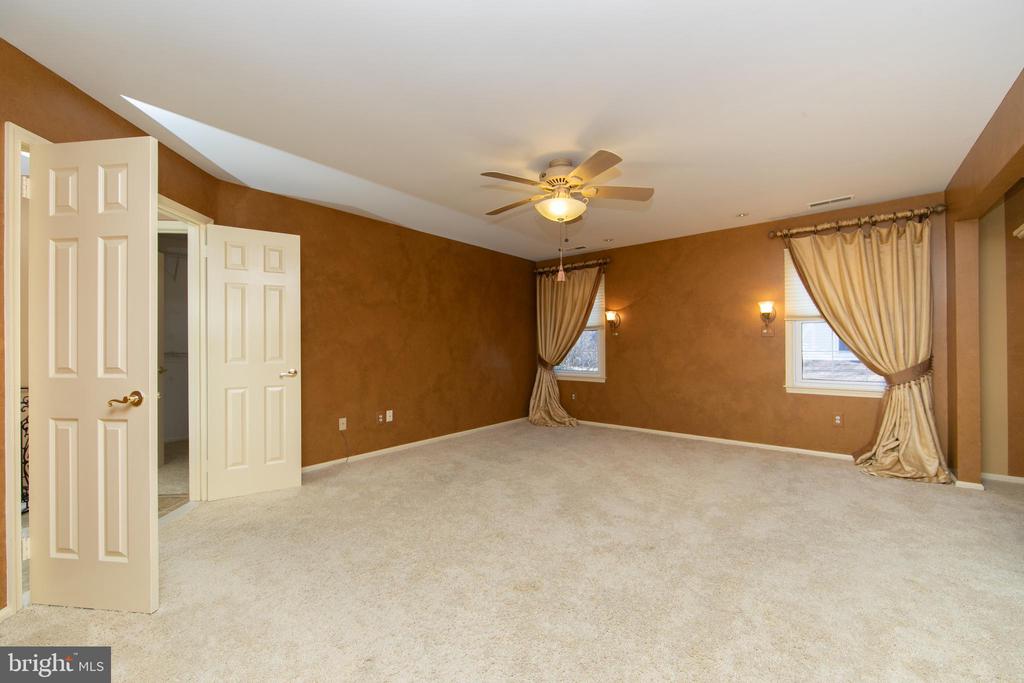 23 FULTON DRIVE