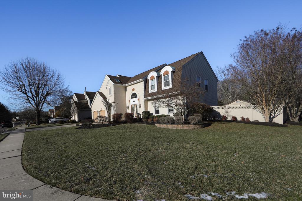 23 FULTON DRIVE