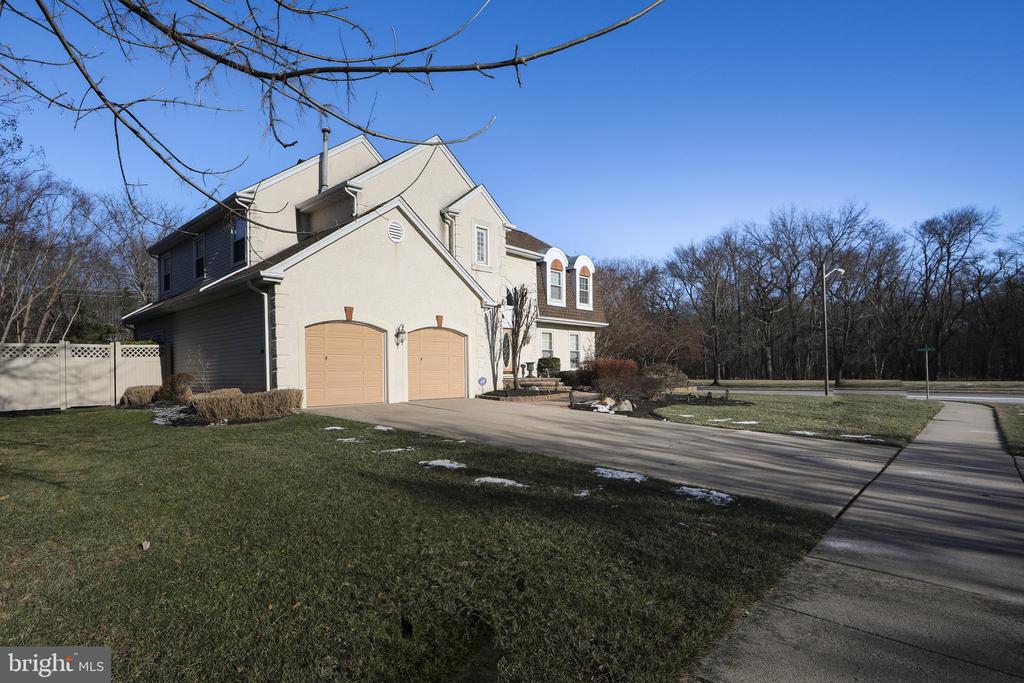 23 FULTON DRIVE