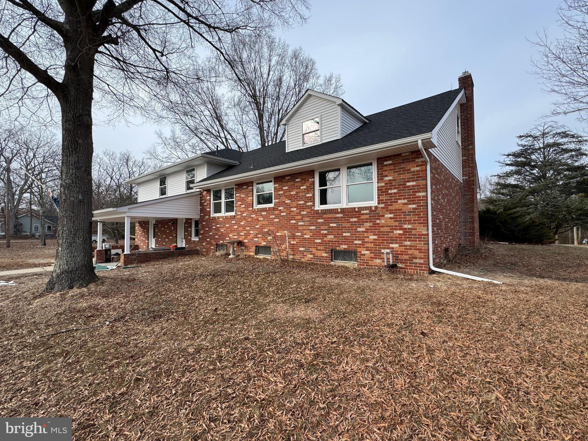 643 CHATSWORTH ROAD