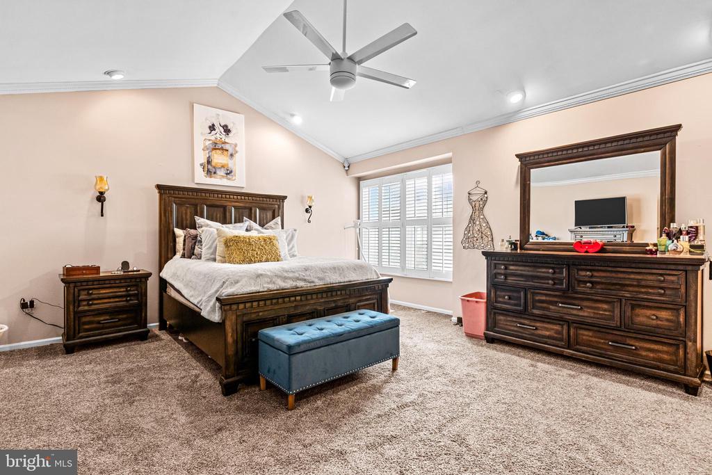 7 CORLEN COURT
