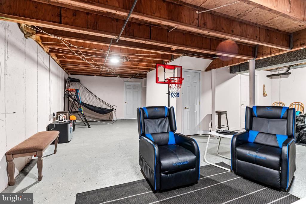 7 CORLEN COURT