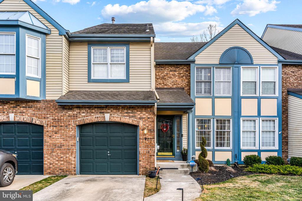 7 CORLEN COURT