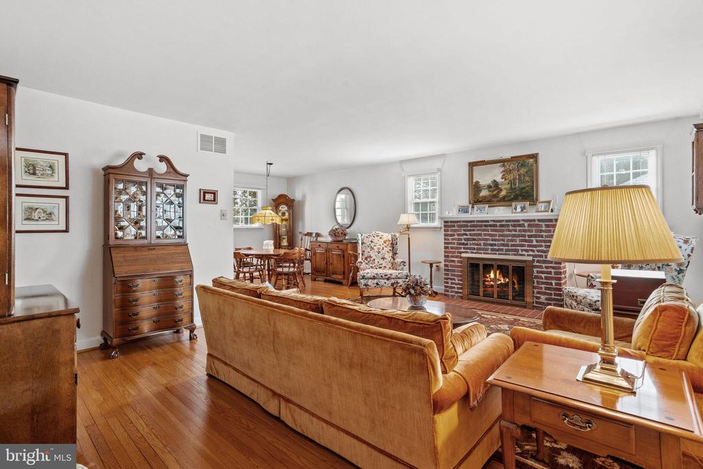602 WINDSOR PLACE