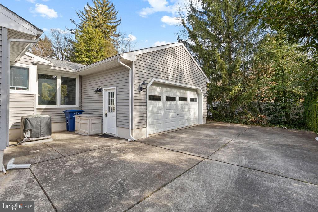 602 WINDSOR PLACE
