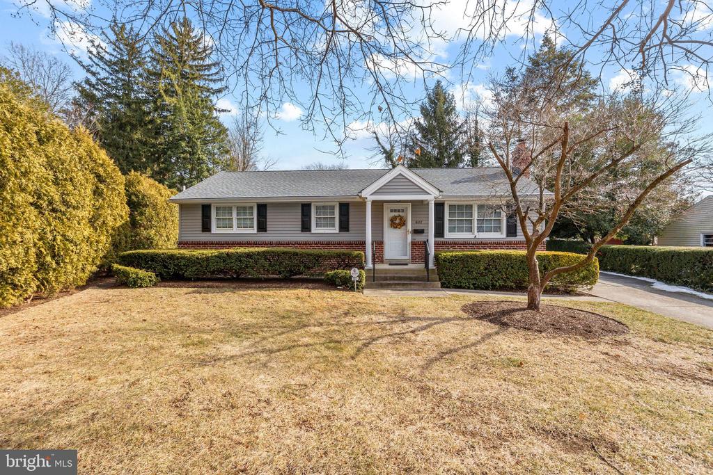 602 WINDSOR PLACE