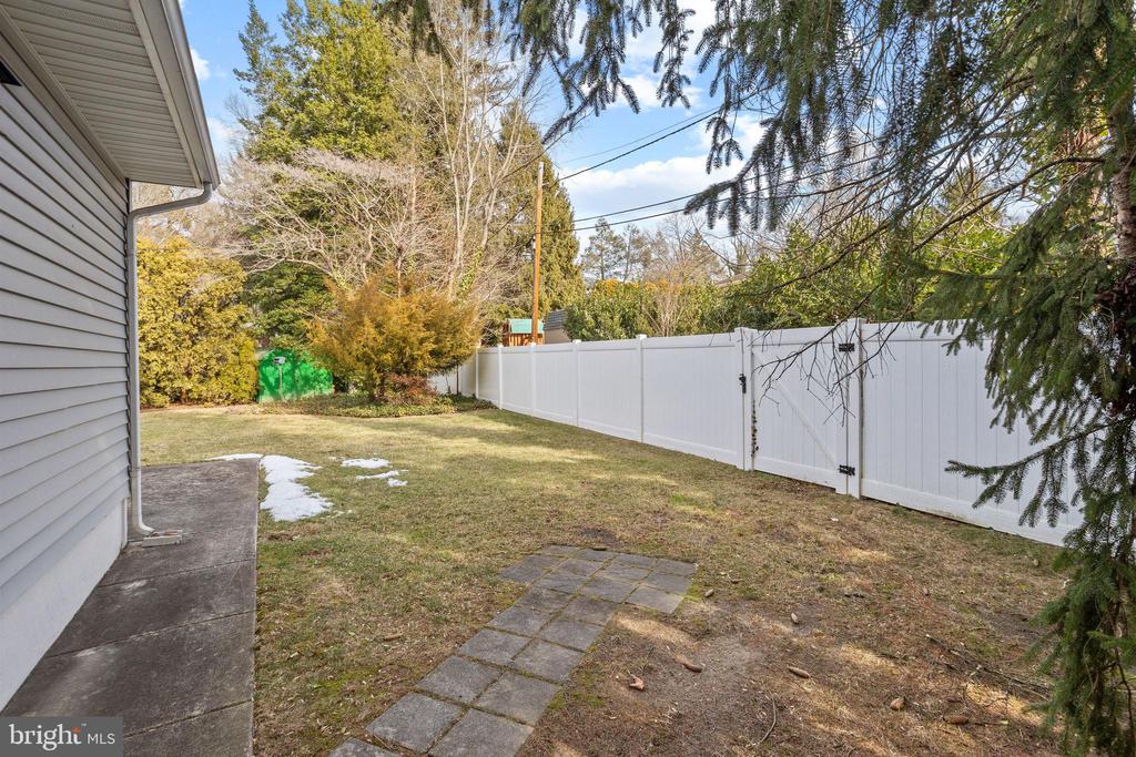 602 WINDSOR PLACE
