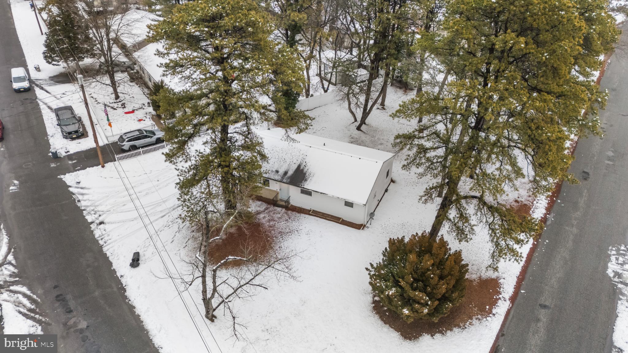 211 Robin Rd