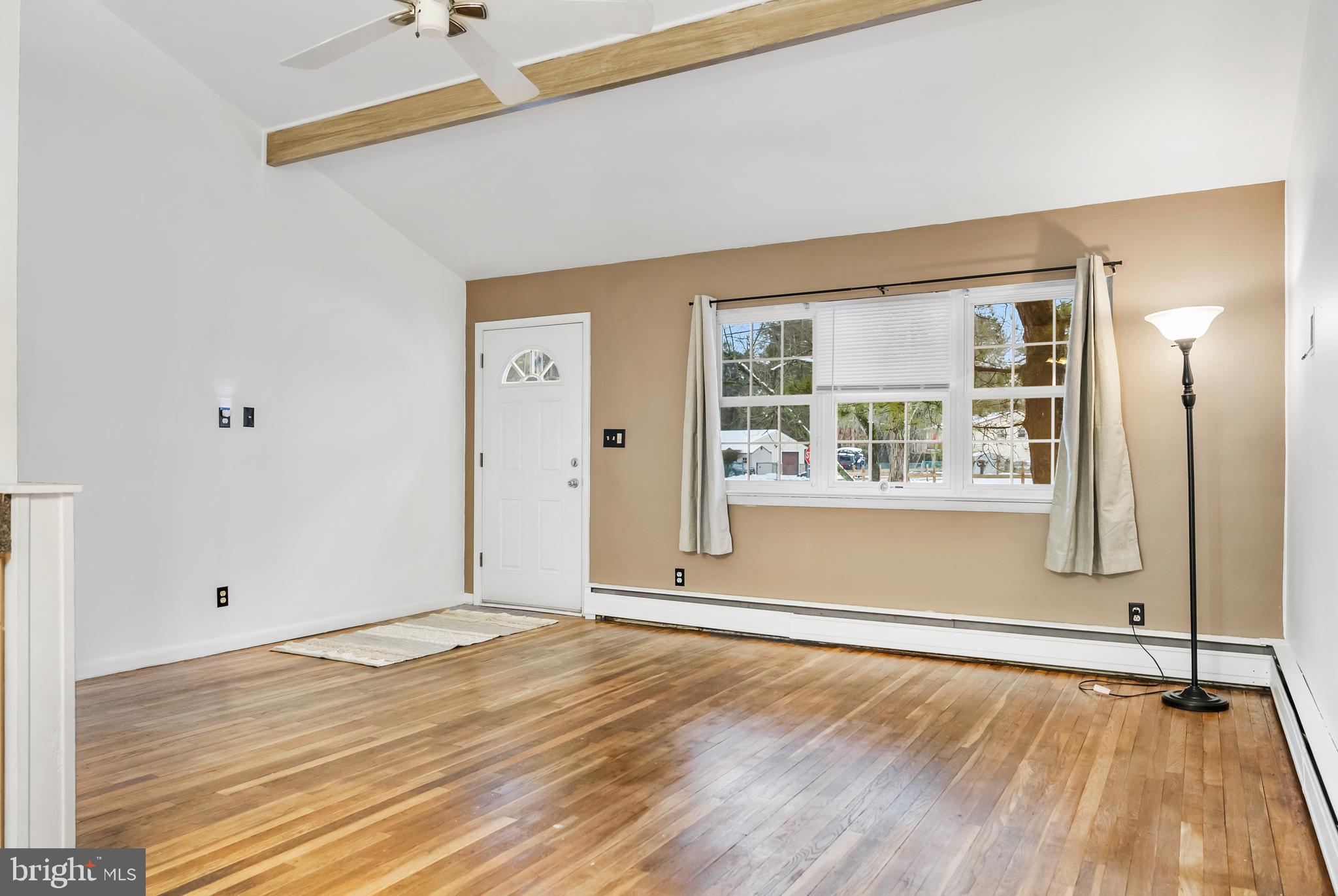 211 Robin Rd