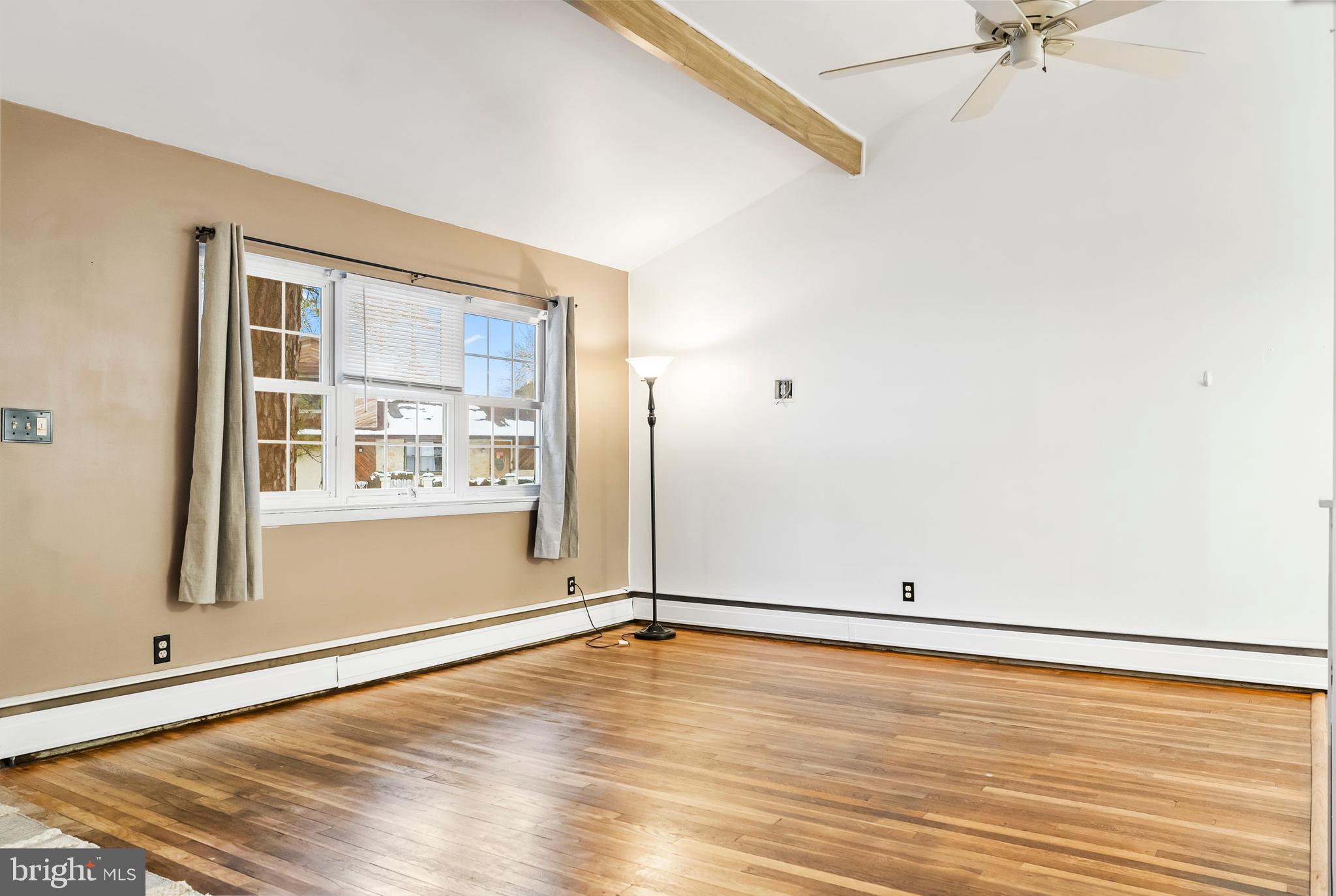 211 Robin Rd