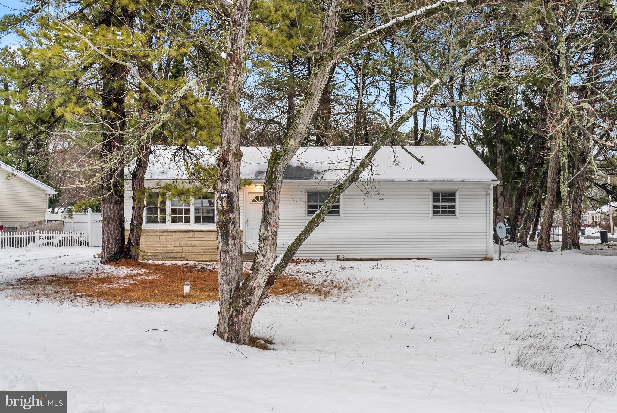 211 Robin Rd