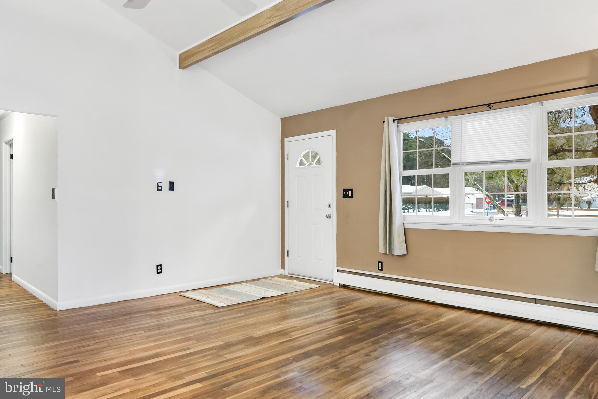 211 Robin Rd