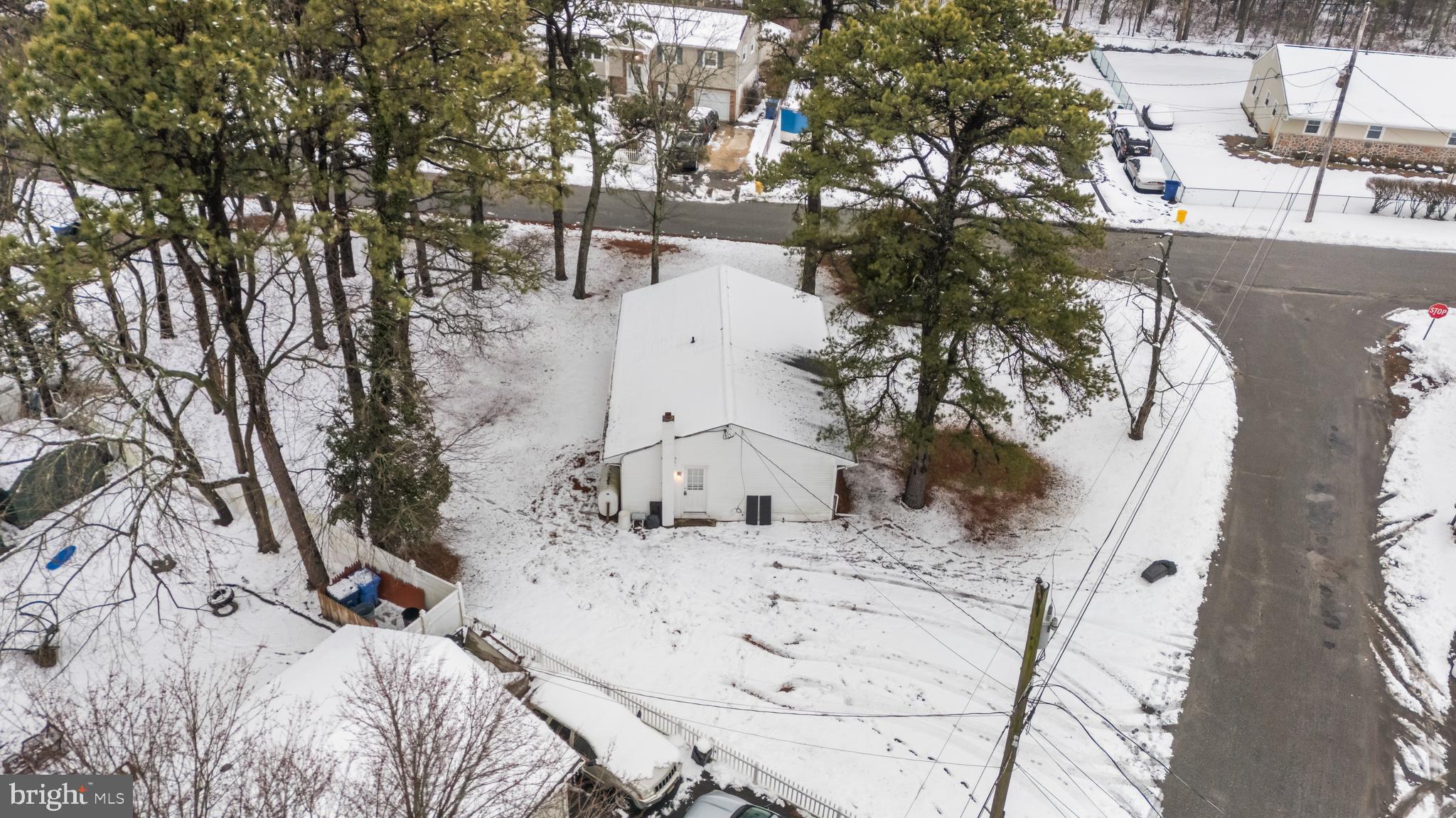 211 Robin Rd