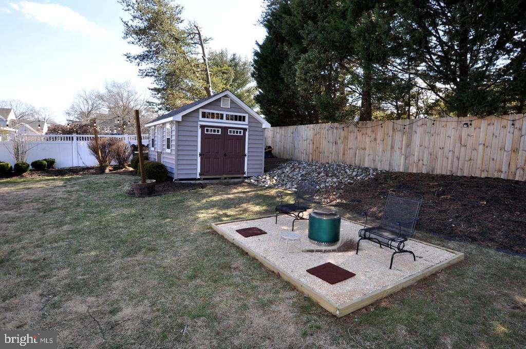206 KNOTTY OAK DRIVE