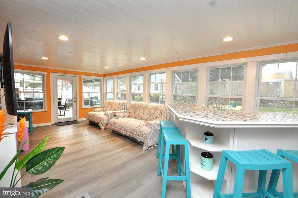 206 KNOTTY OAK DRIVE