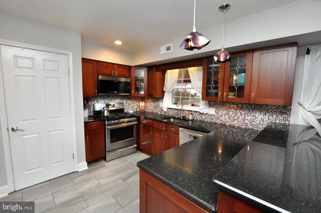 206 KNOTTY OAK DRIVE
