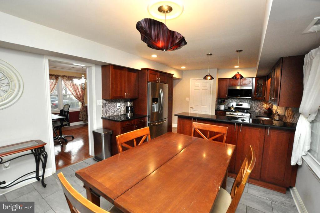 206 KNOTTY OAK DRIVE