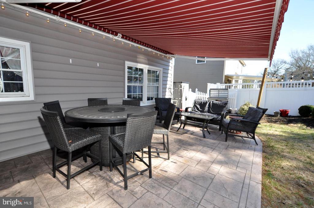 206 KNOTTY OAK DRIVE