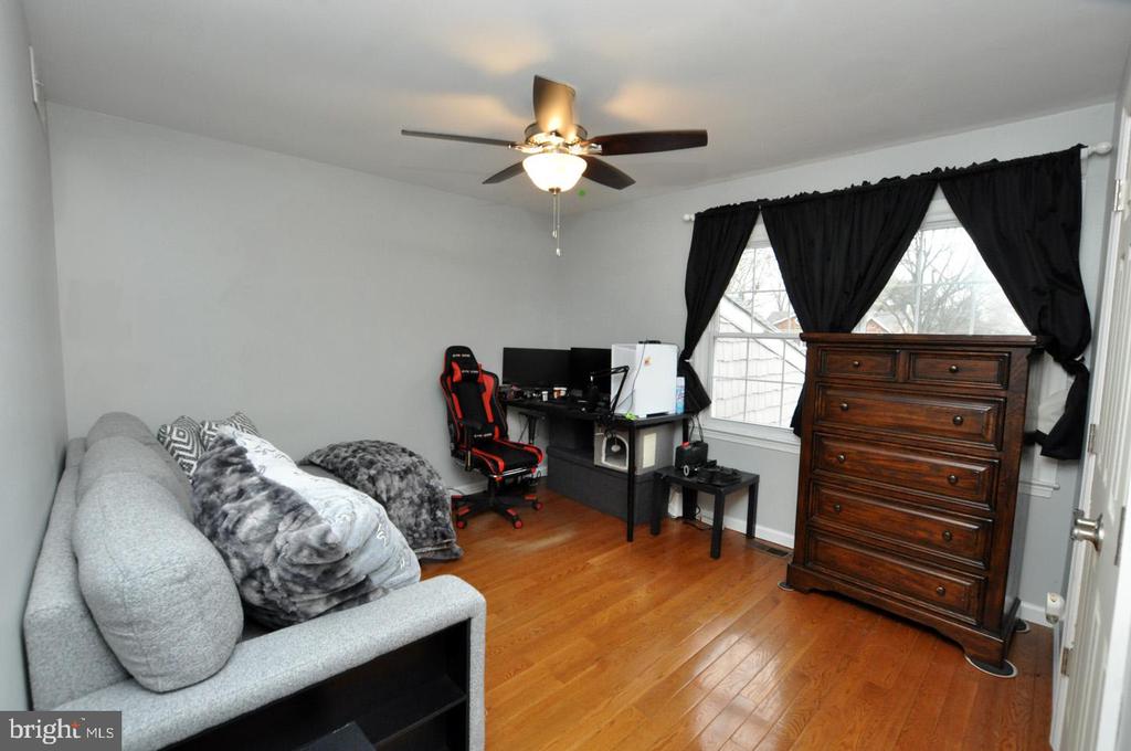 206 KNOTTY OAK DRIVE