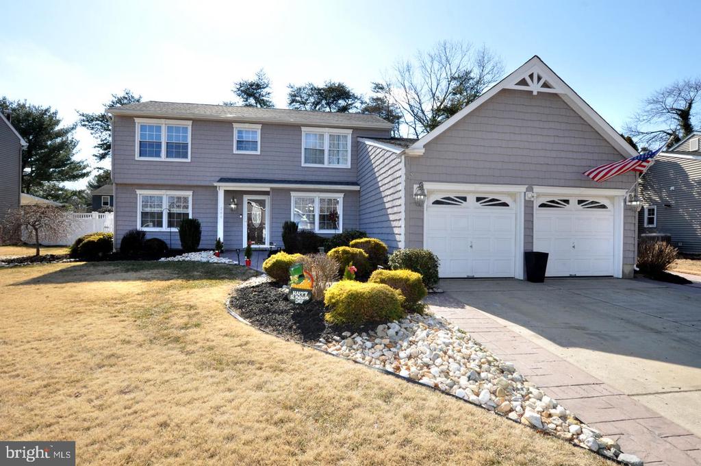 206 KNOTTY OAK DRIVE