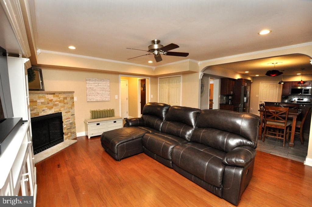 206 KNOTTY OAK DRIVE