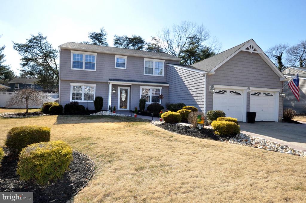 206 KNOTTY OAK DRIVE