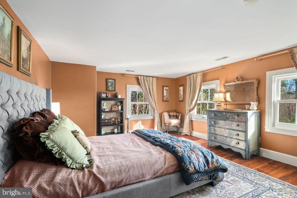 9 EAYRESTOWN ROAD